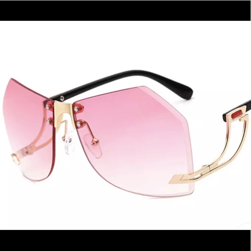 New💕.  Pink Fly Oversized Sunnies